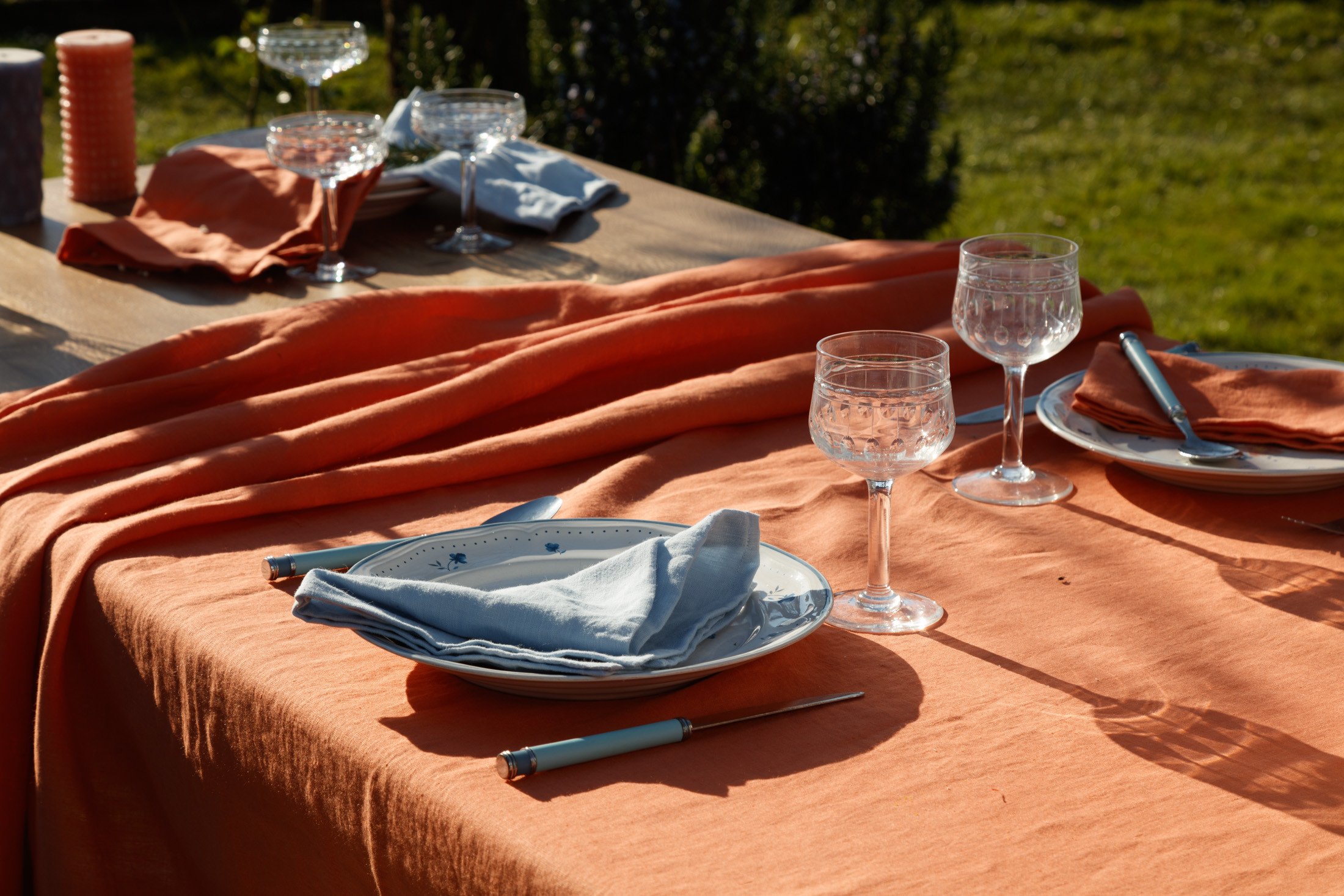 Serviettes de table en lin lavé bleu pluie - vendues par 4